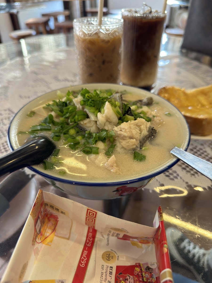 Heeren Kopitiam Photo 10