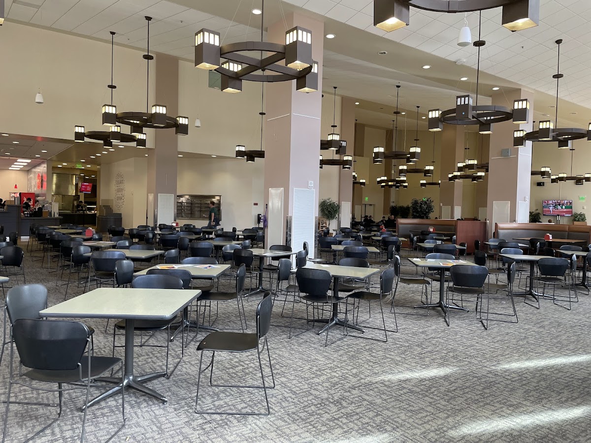 Holmes Dining Room Photo 4