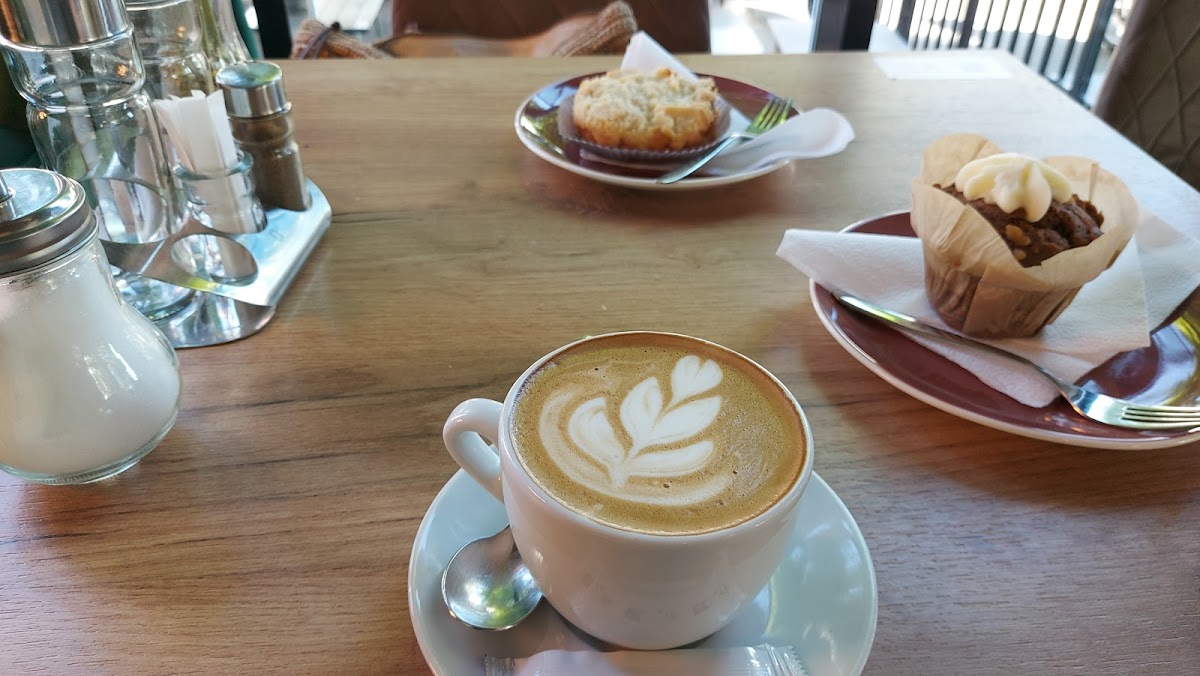 Beyo’s Café & Snacks Photo 3