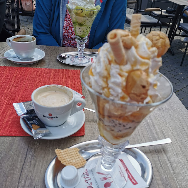 Erdbeer Eisbecher