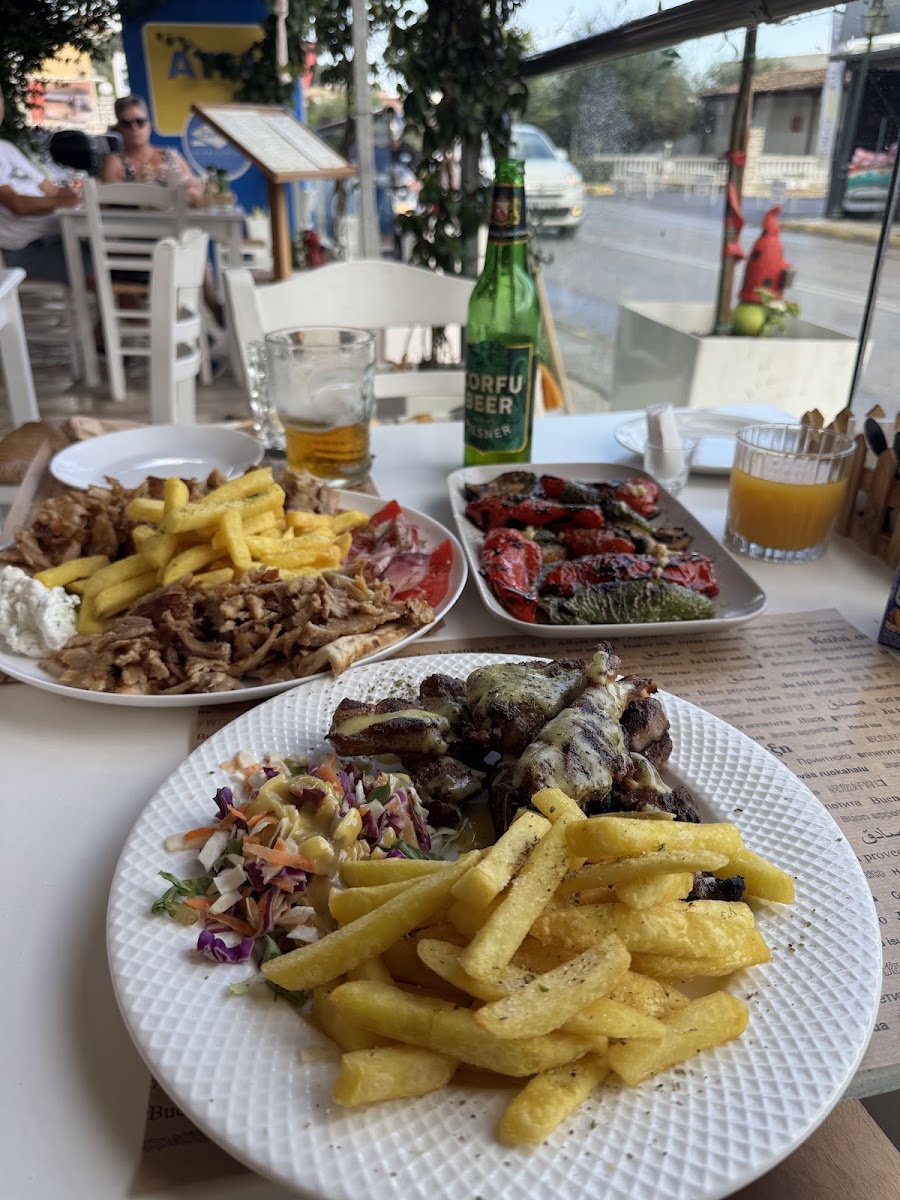 TYLIXTO GRILL HOUSE Photo 3