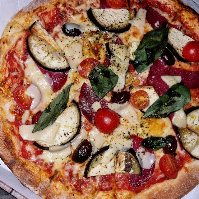 Pizza Melanzane Salami & Schinken