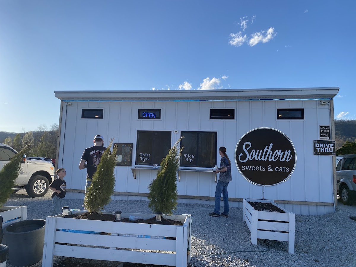 Southern sweets and eats Photo 3