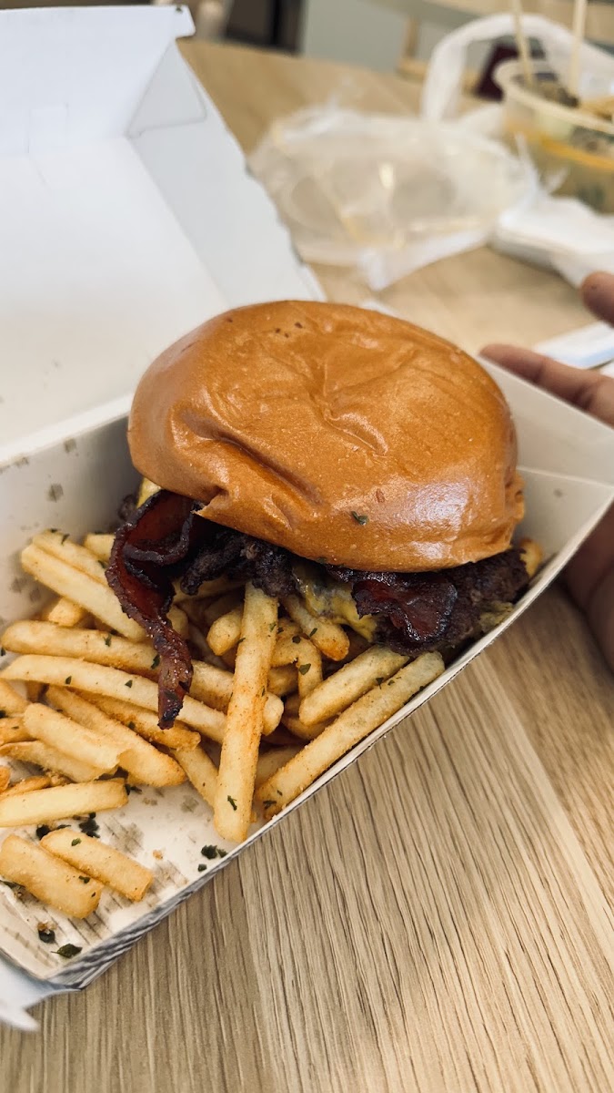 BL Burgers Photo 6