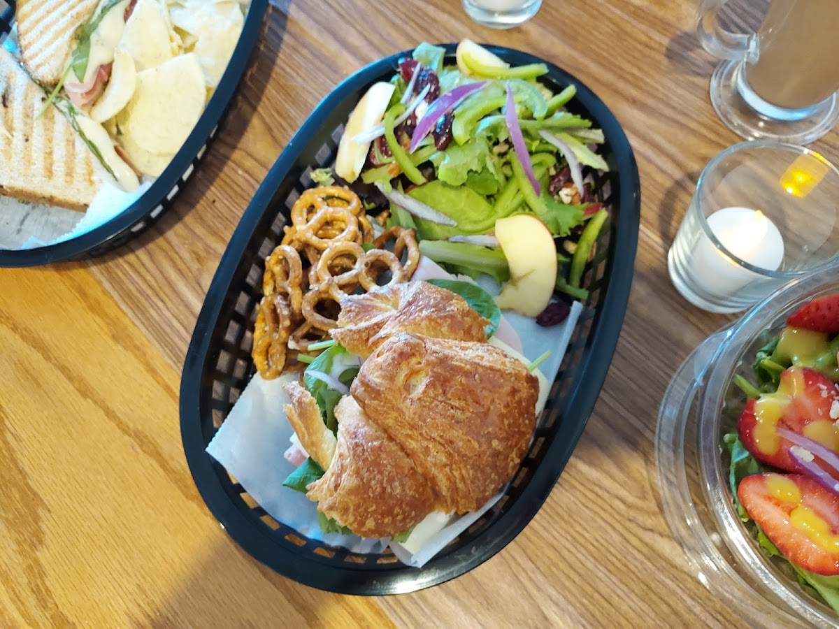 Lumière Café Photo 9