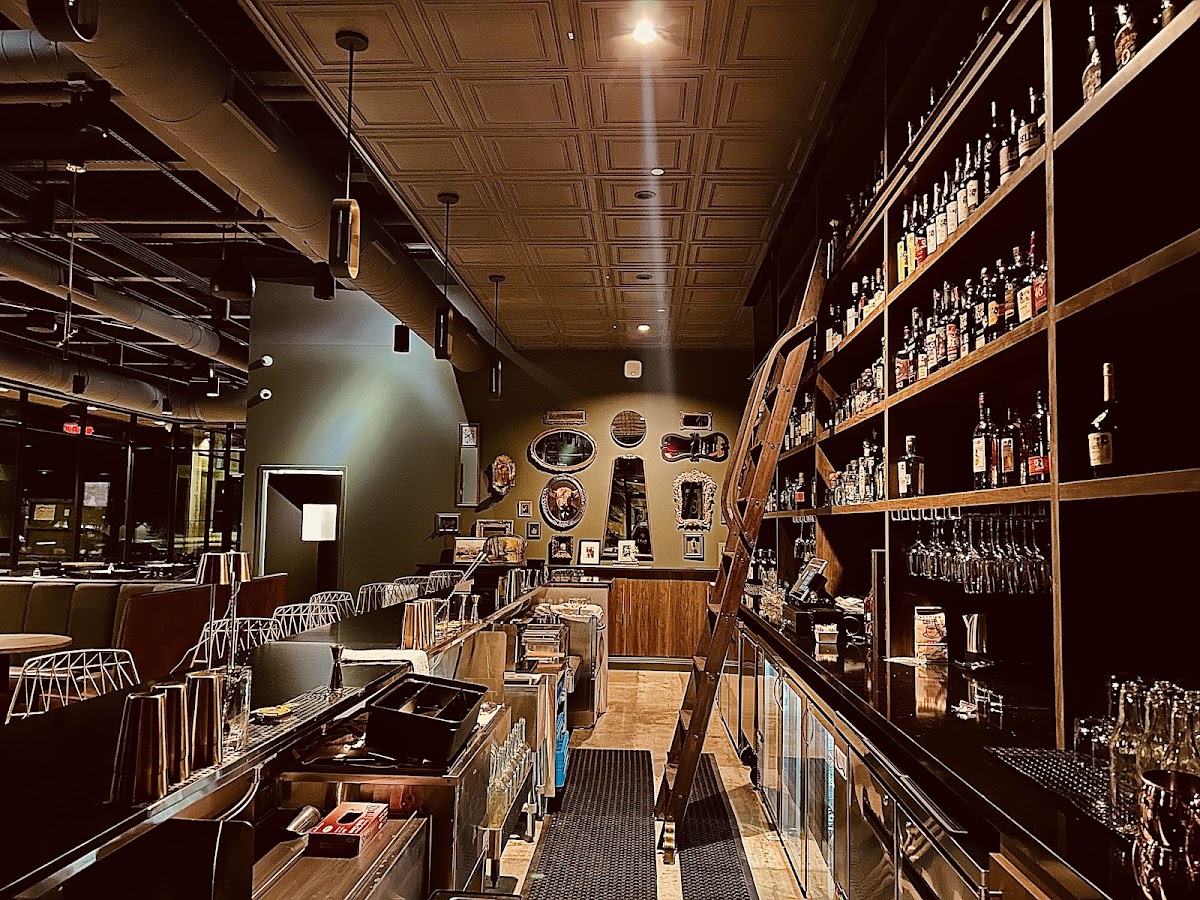 Juniper Cocktails & Kitchen