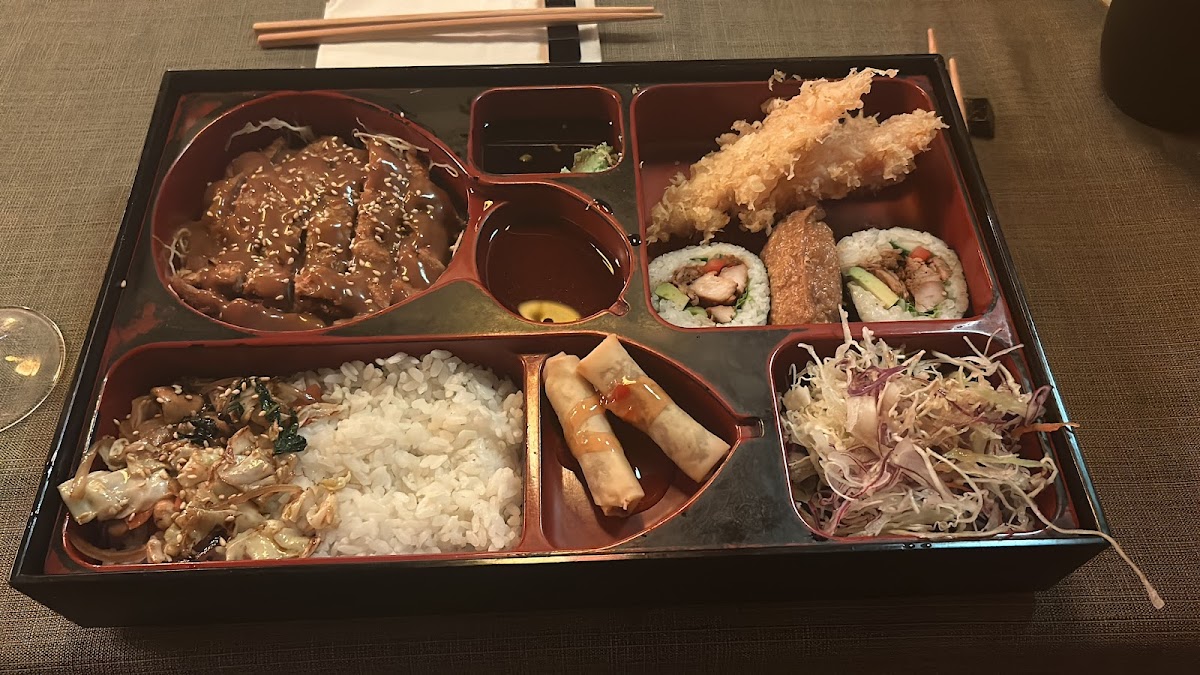 Ezumi Japanese Restaurant Photo 3