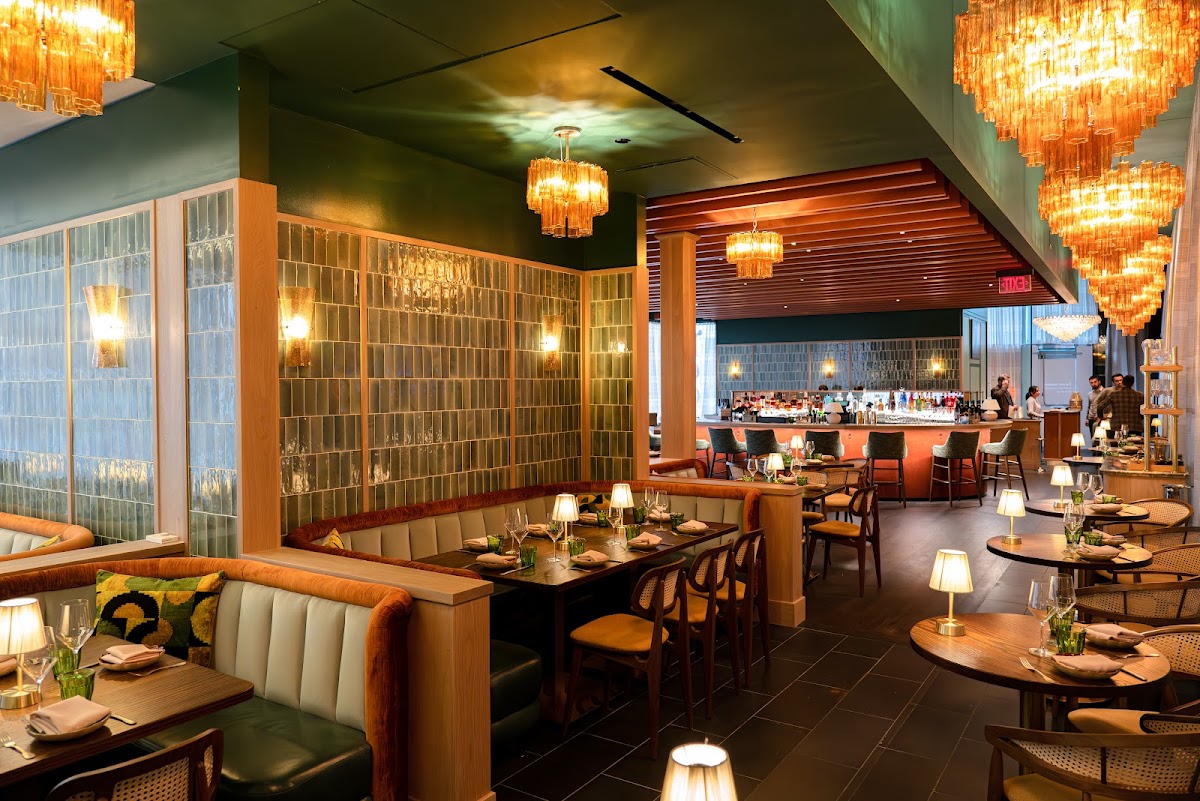 Leo Restaurant and Bar