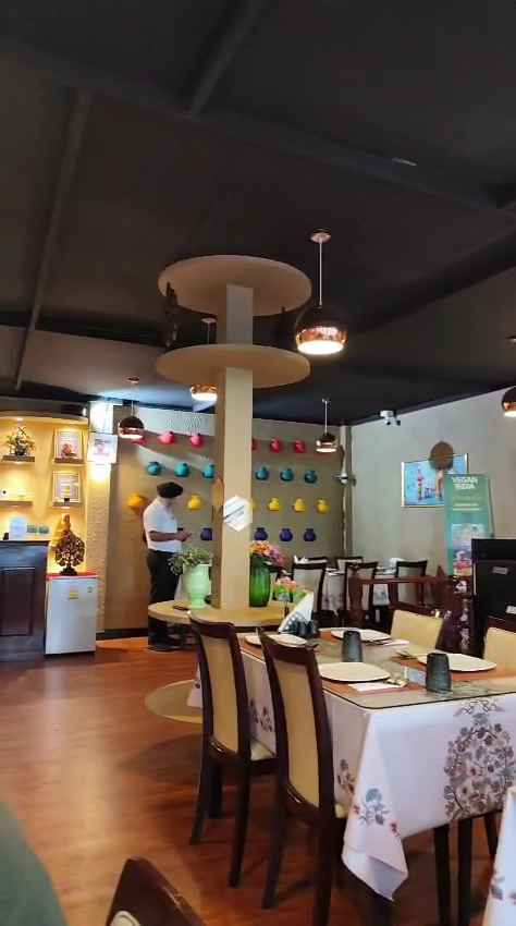 Vegan India - Pure Vegetarian Indian Restaurant Near MBK Mall Photo 10