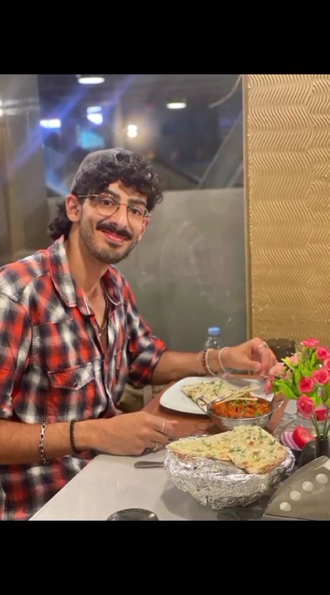 Vegan India - Pure Vegetarian Indian Restaurant Near MBK Mall Photo 2