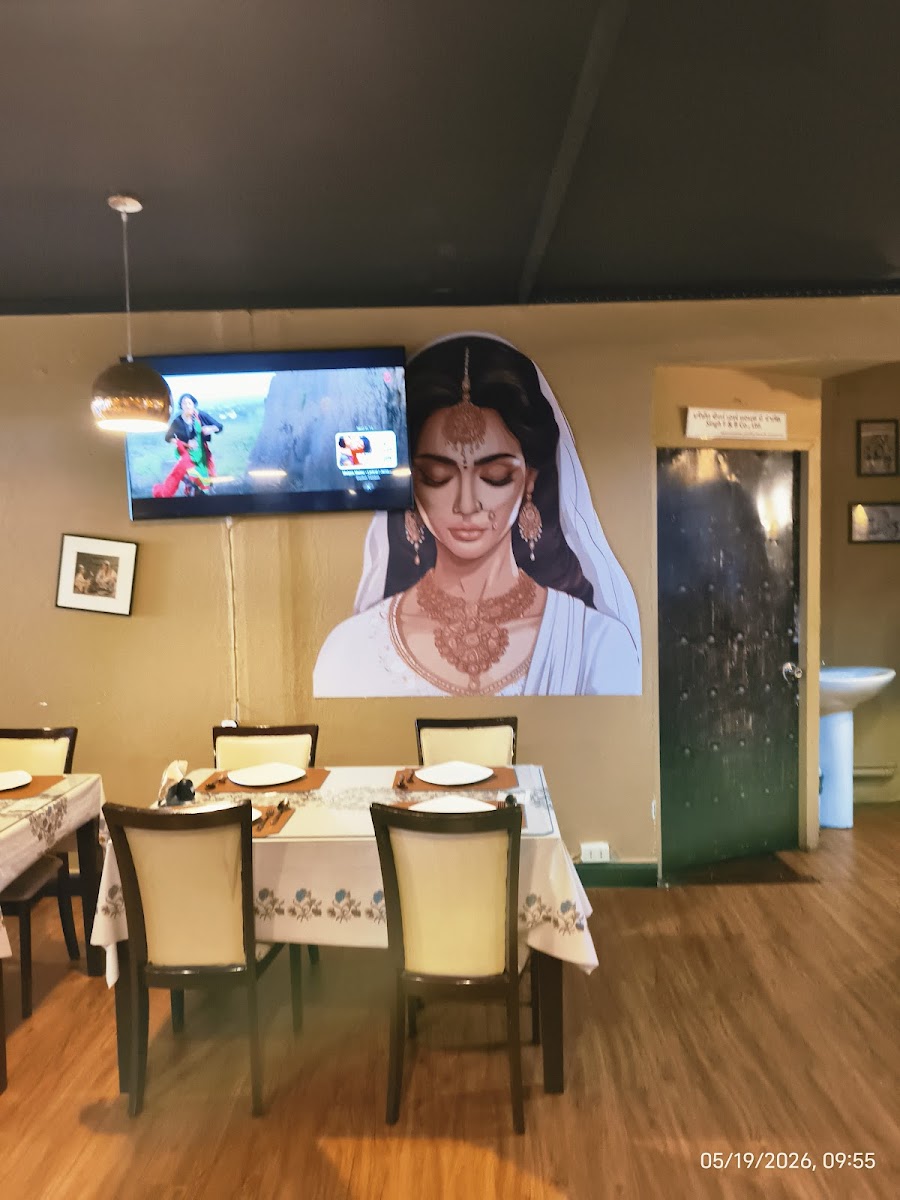 Vegan India - Pure Vegetarian Indian Restaurant Near MBK Mall Photo 3