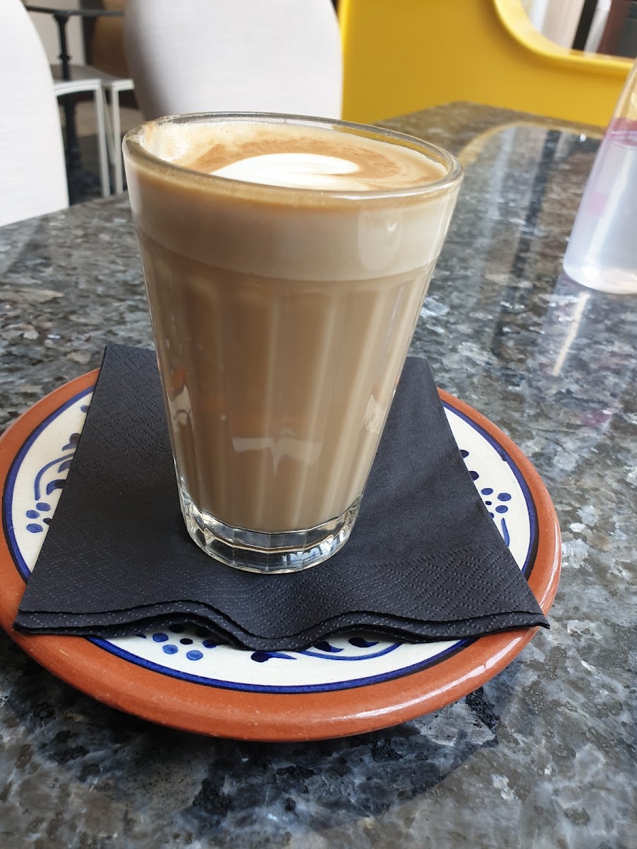 Alma 560 Cafe Photo 8