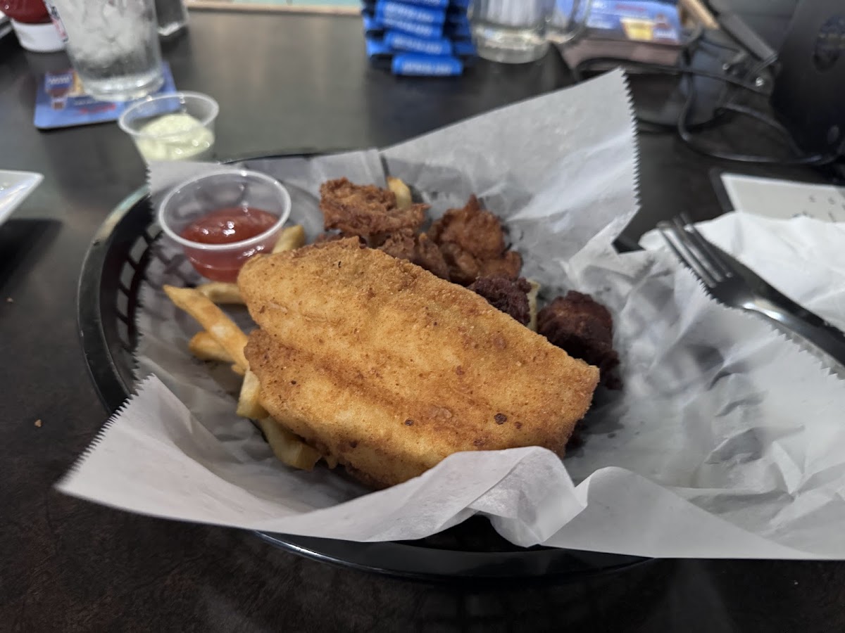 The Tipsy Tuna Bar & Grill Photo 5
