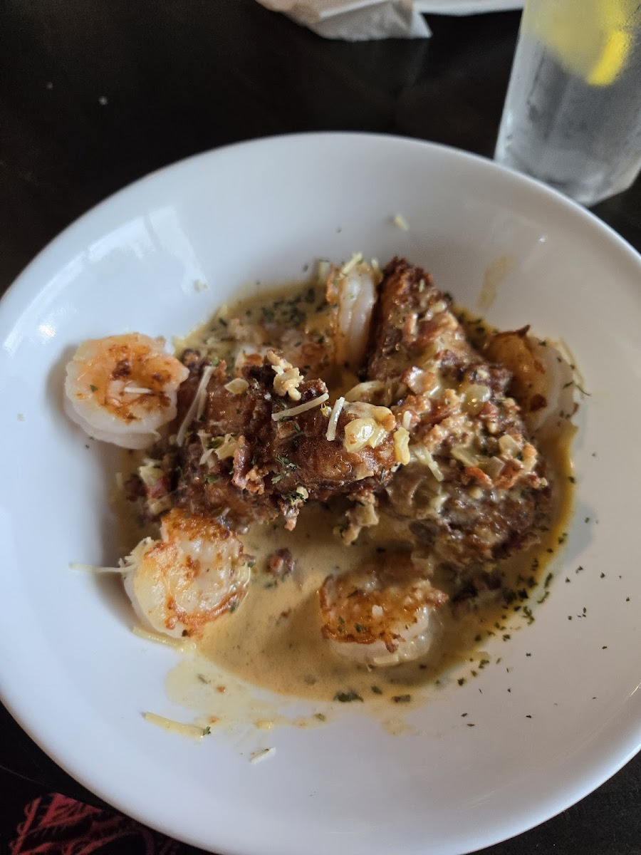 The Tipsy Tuna Bar & Grill Photo 7
