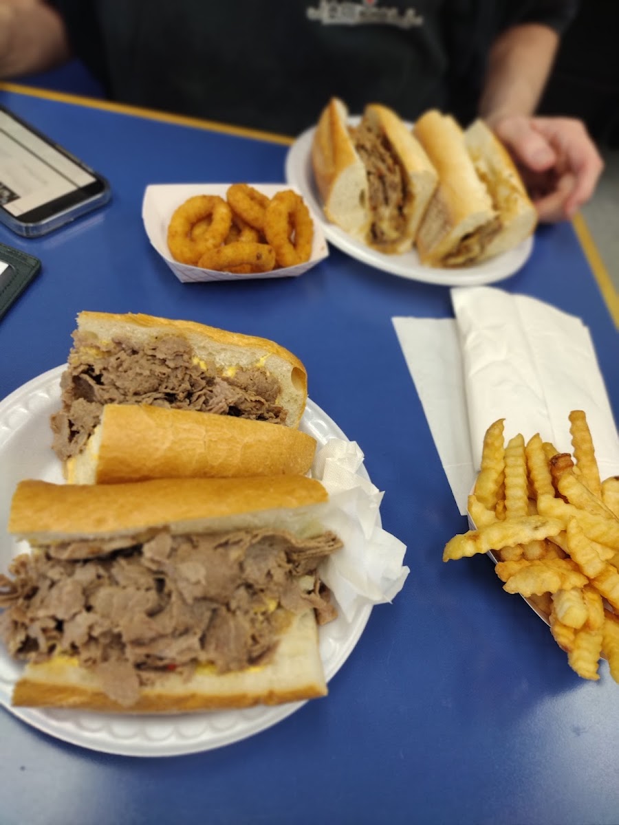 Lee's Hoagie House Photo 7