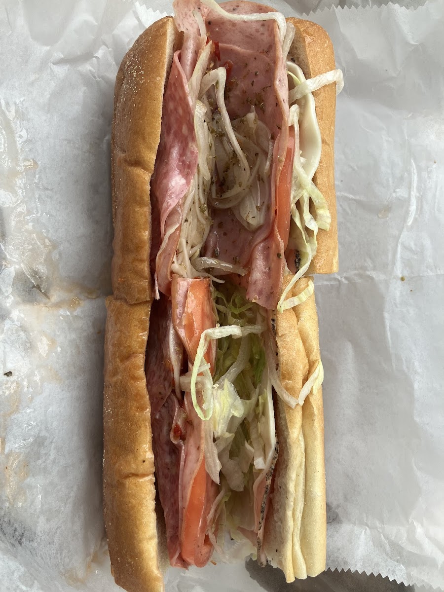 Lee's Hoagie House Photo 8