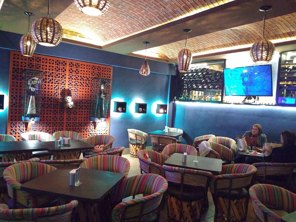 MACLOVIO’S RESTAURANT-BAR