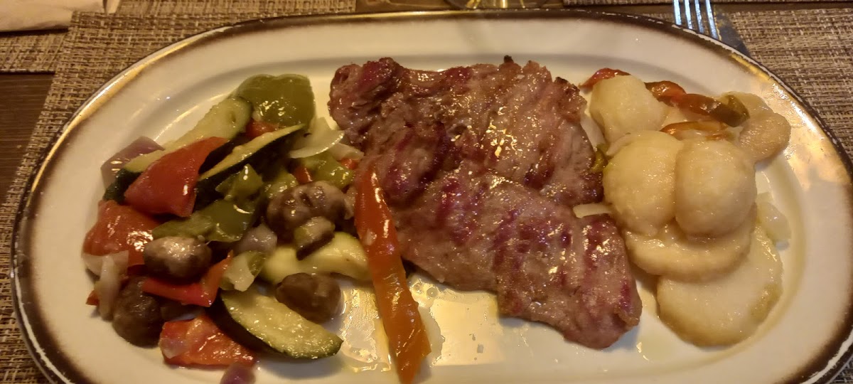 Maxim Restaurant Photo 8