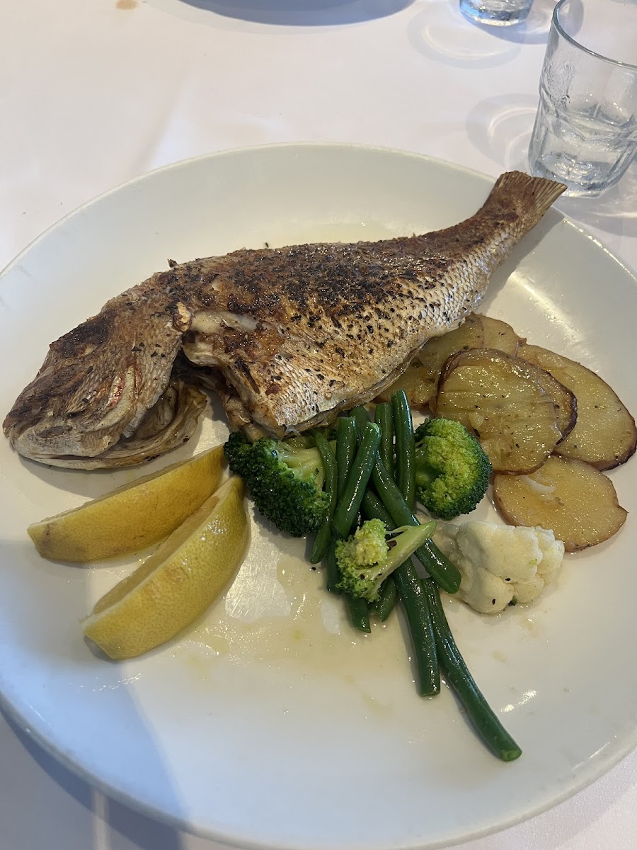 Bayblu Seafood Restaurant Photo 4