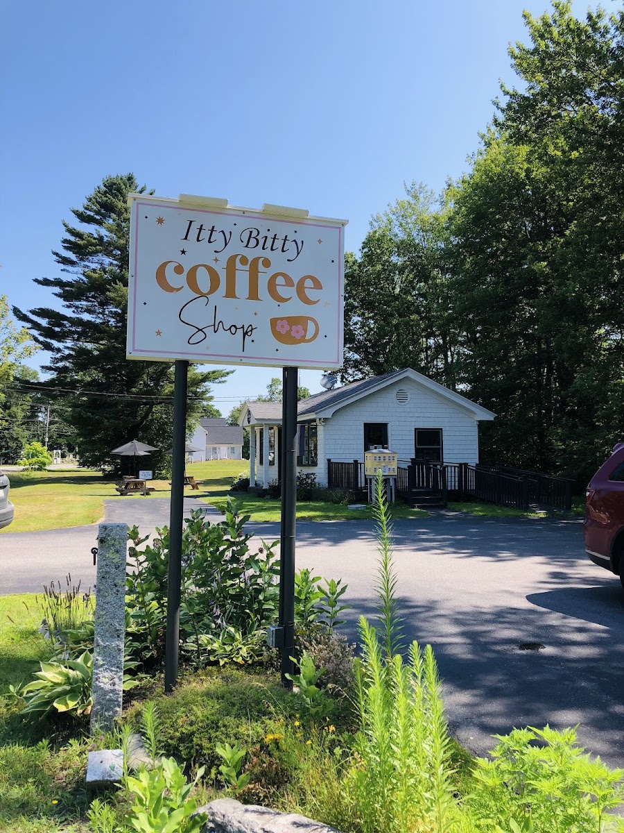 Harpswell's Itty Bitty Coffee Shop Photo 3