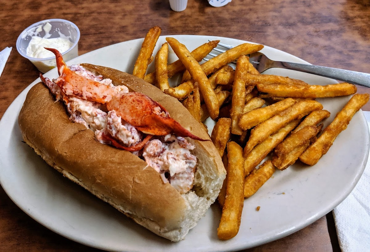 Karen's Main Street Diner Photo 6
