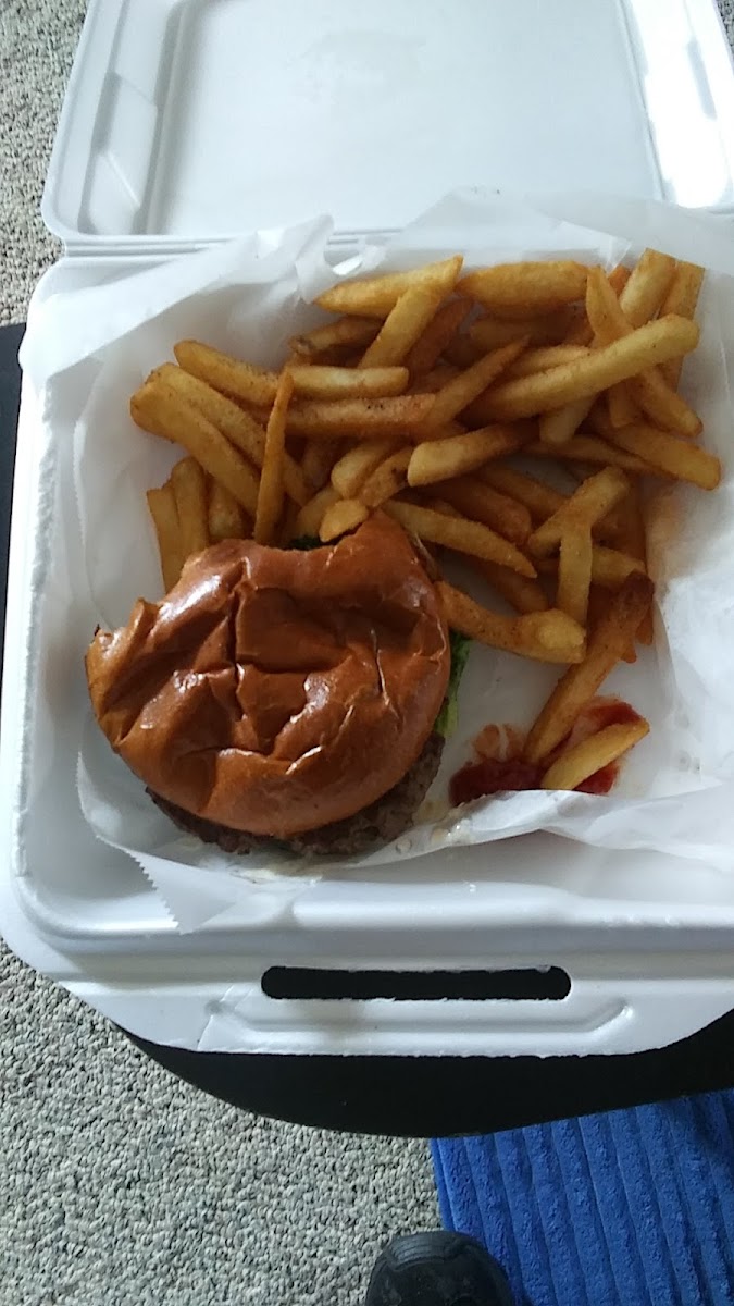 Karen's Main Street Diner Photo 8
