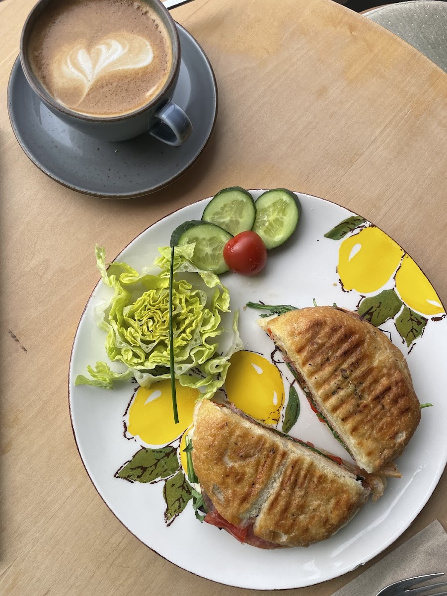 Café Nea Photo 3