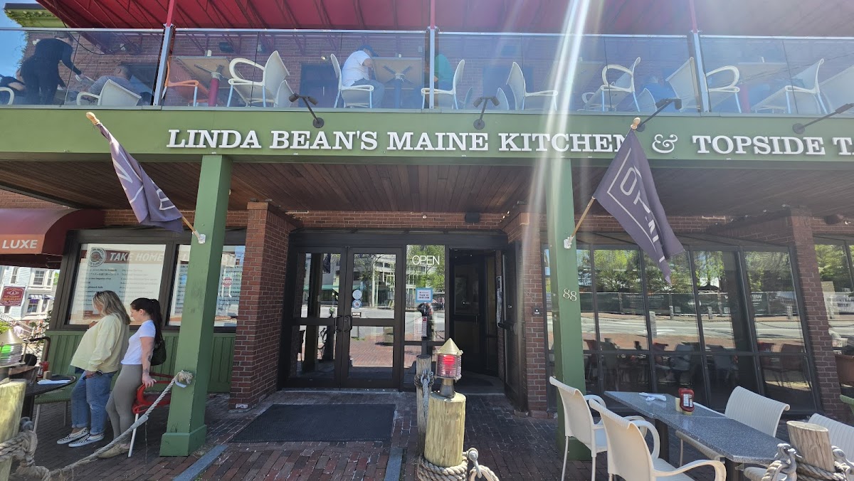 Linda Bean’s Maine Kitchen & Topside Tavern Photo 3