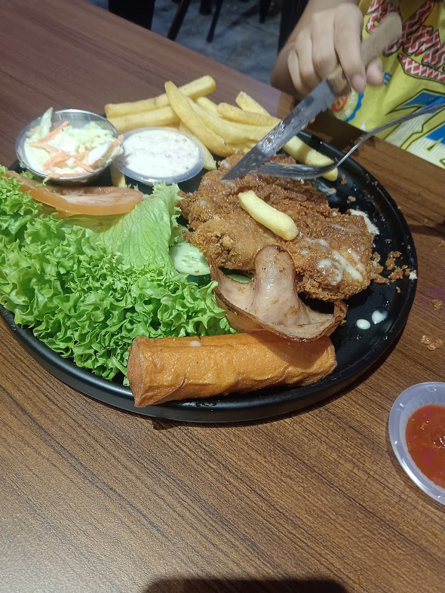 Mr Fatty Burger Burma Road Photo 6