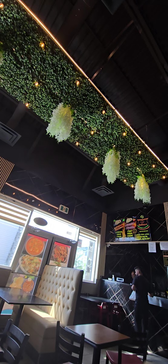 Savanna Restaurant and Juice Bar Photo 2