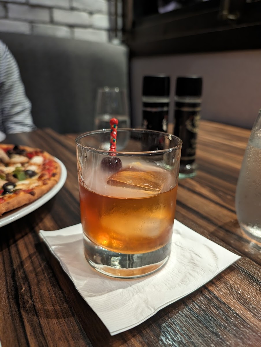 Reverends Bar & Kitchen Photo 6