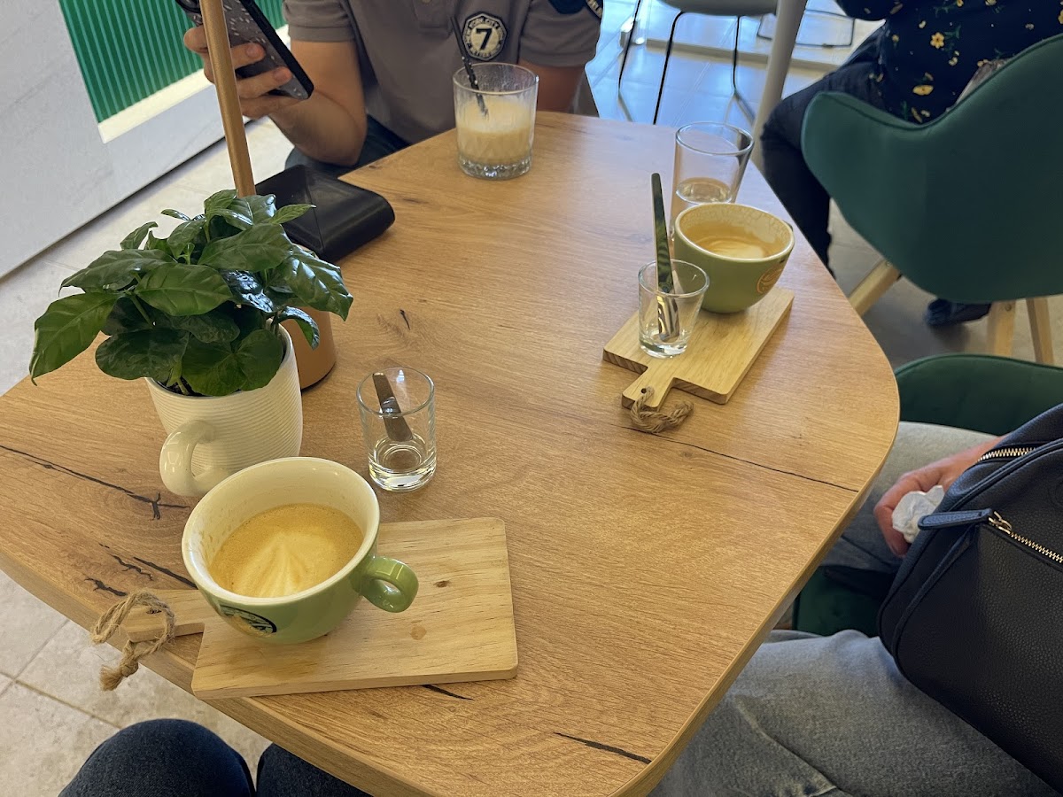 Ecuator Cafe Photo 7