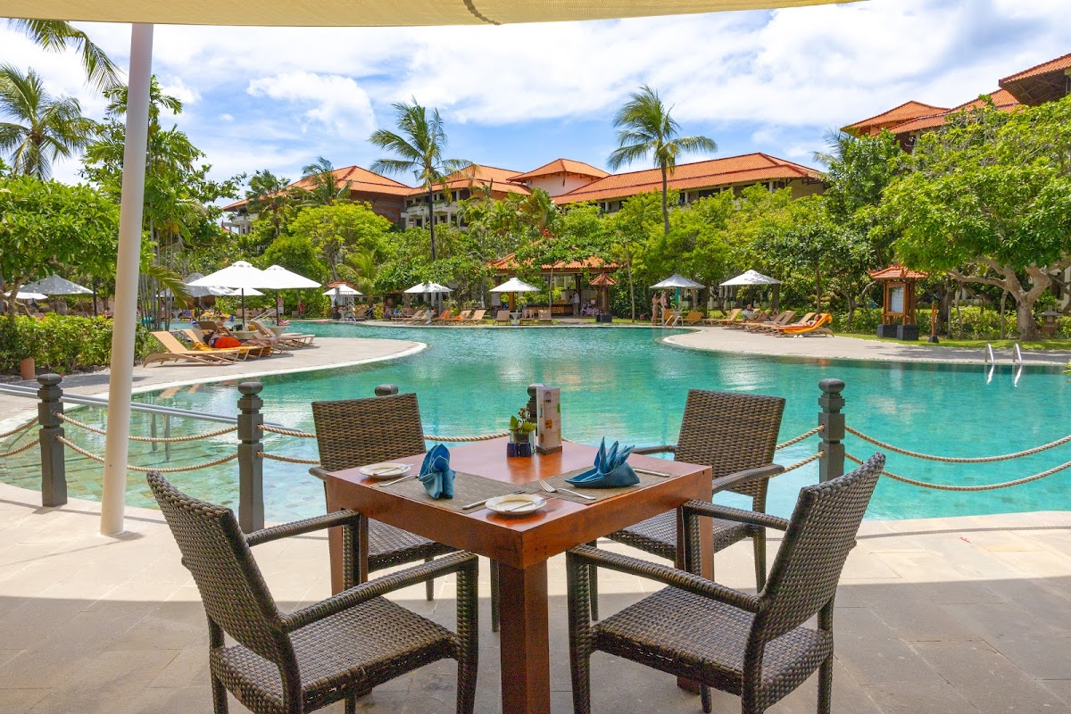 Surfer's Corner - Poolside Cafe and Bar Photo 8