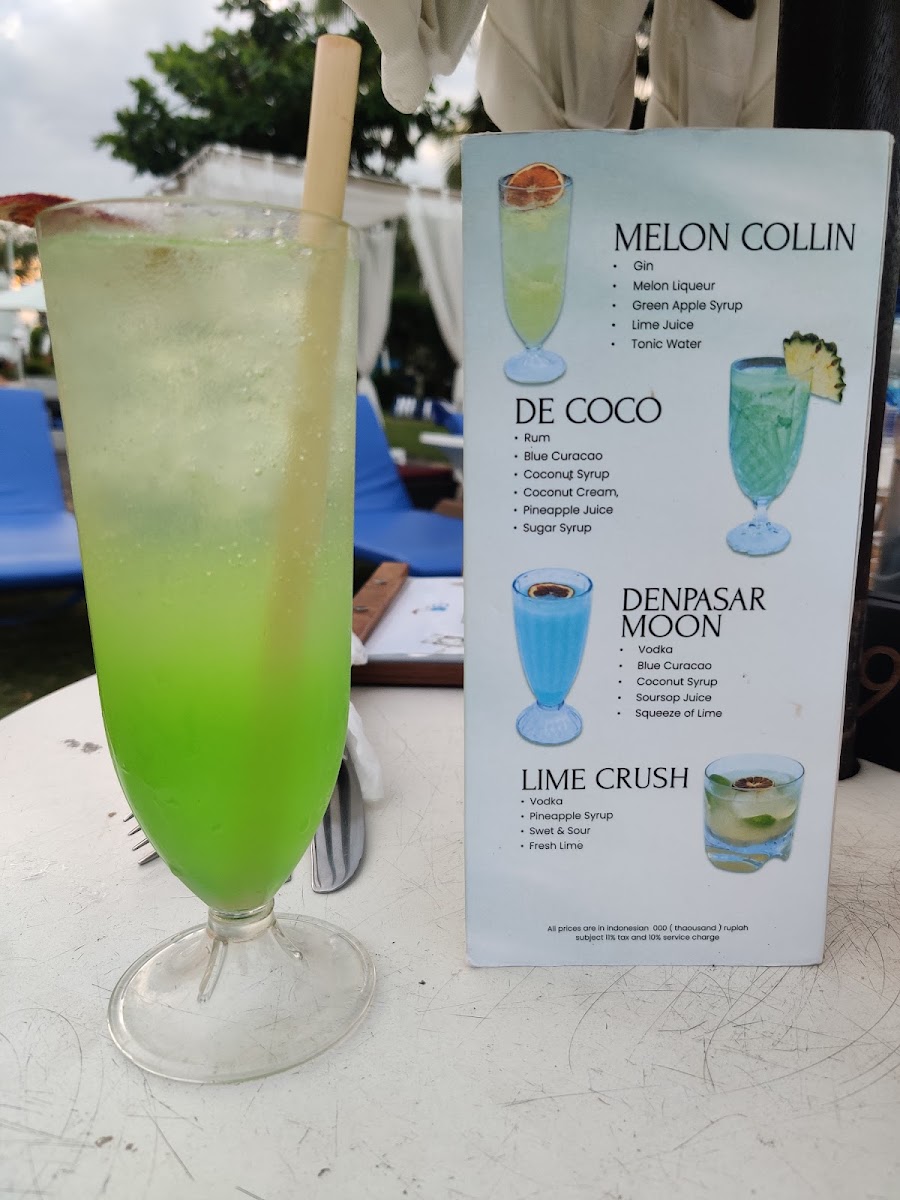 Surfer's Corner - Poolside Cafe and Bar Photo Menu 3