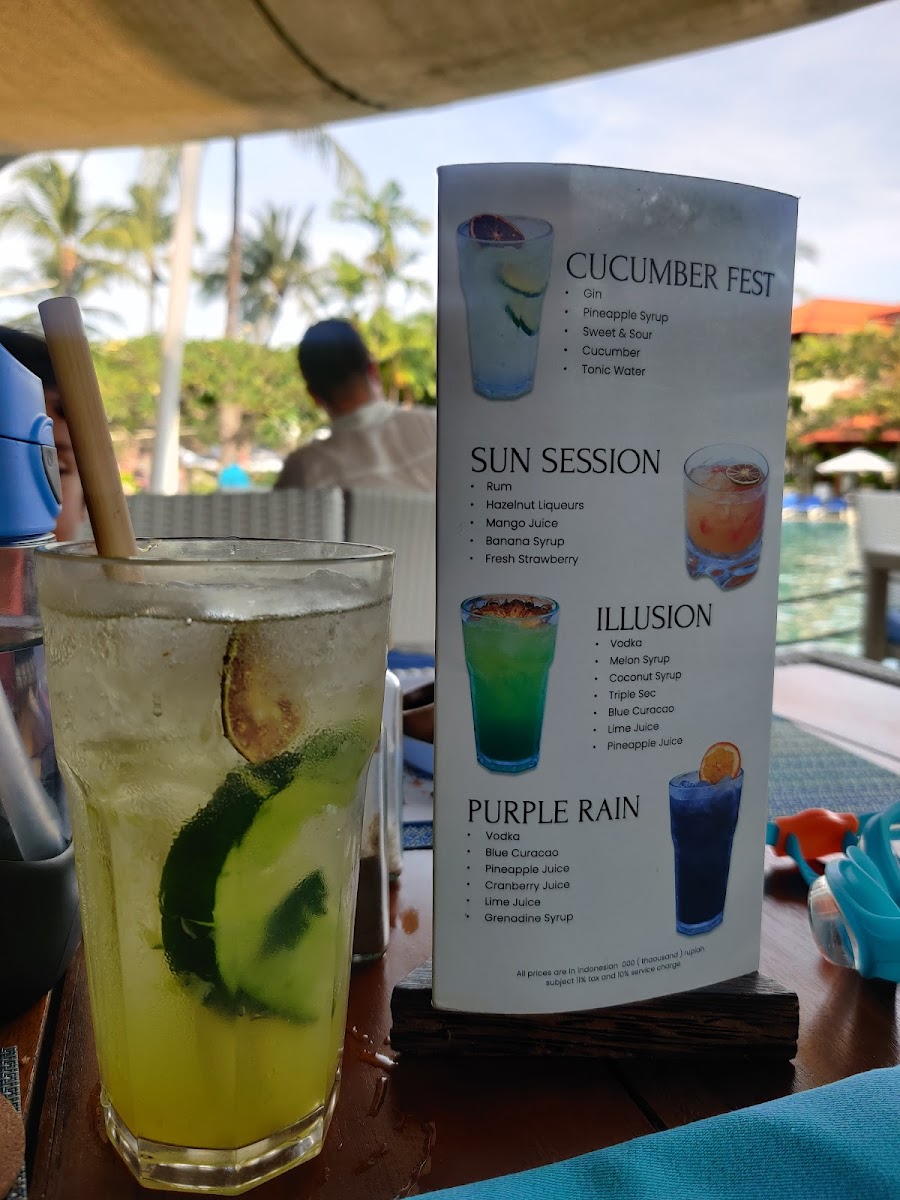 Surfer's Corner - Poolside Cafe and Bar Photo Menu 4