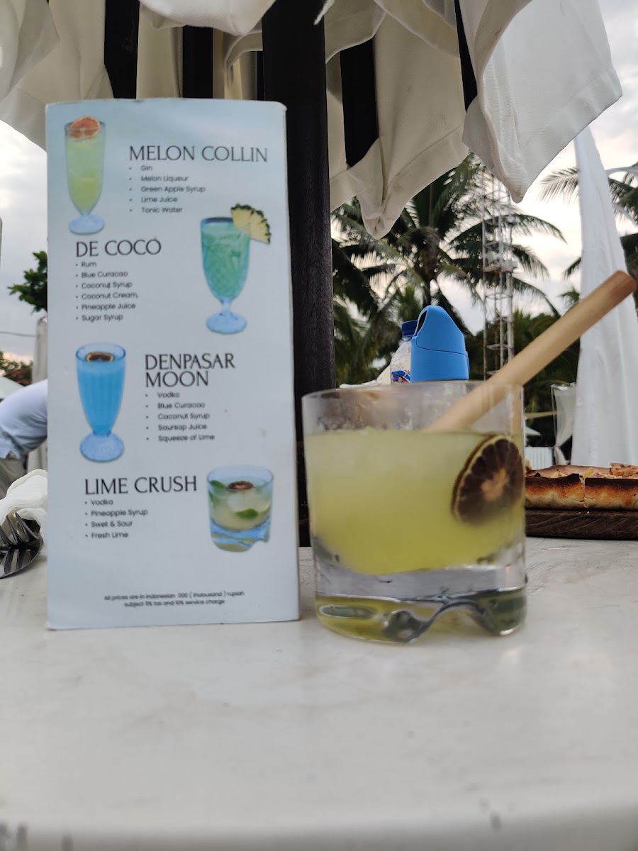 Surfer's Corner - Poolside Cafe and Bar Photo Menu 5
