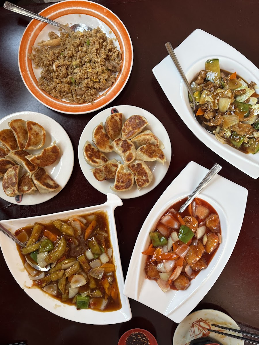 HeSheng Chinese Restaurant Photo 3