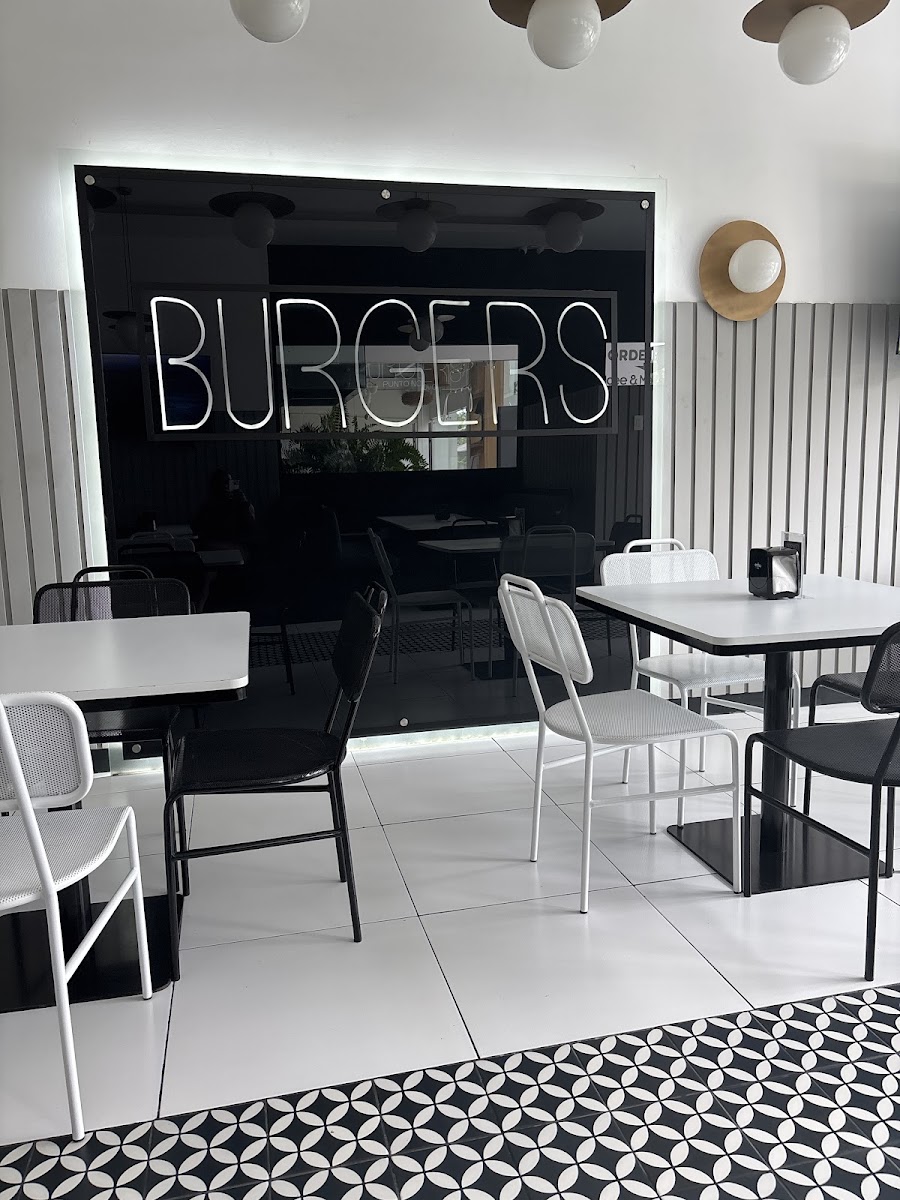 Burgersmx Punto Novo Photo 4