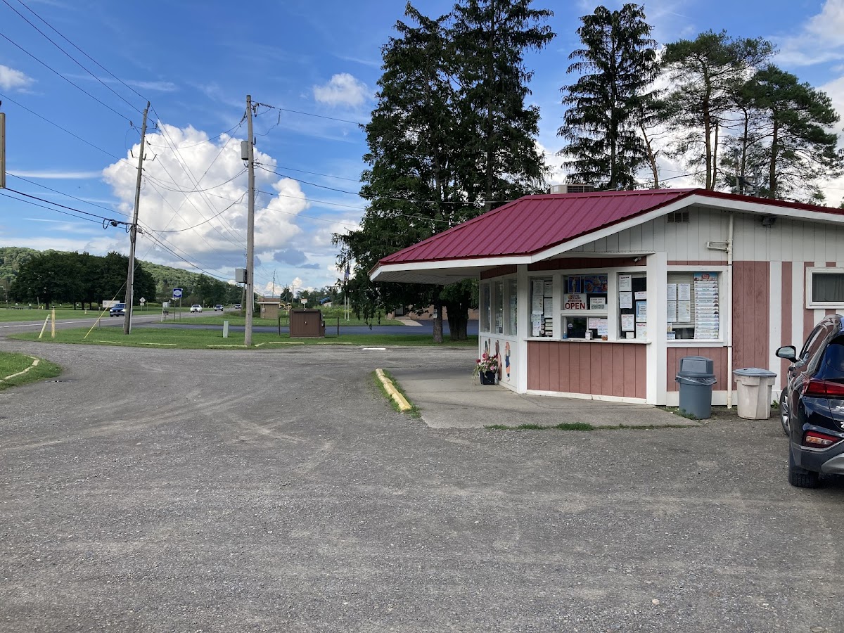 Lindy's Ice Cream Stop Photo 2