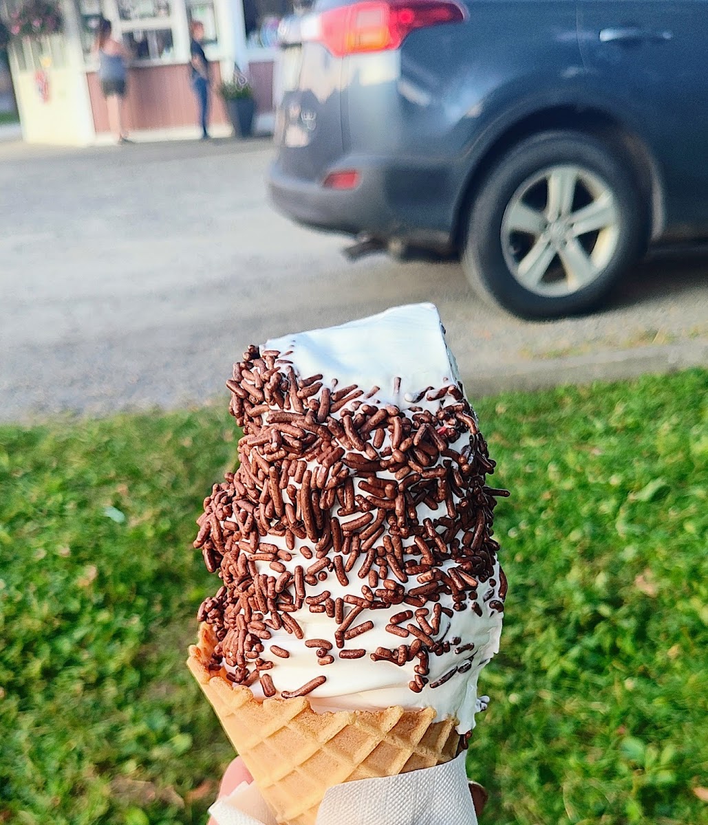 Lindy's Ice Cream Stop Photo 7