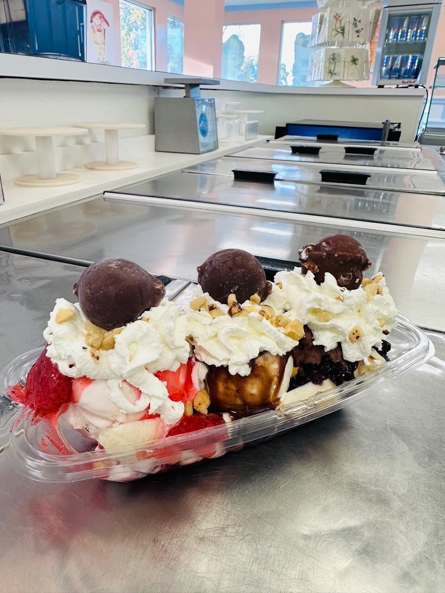 Lic's Deli & Ice Cream Photo 5