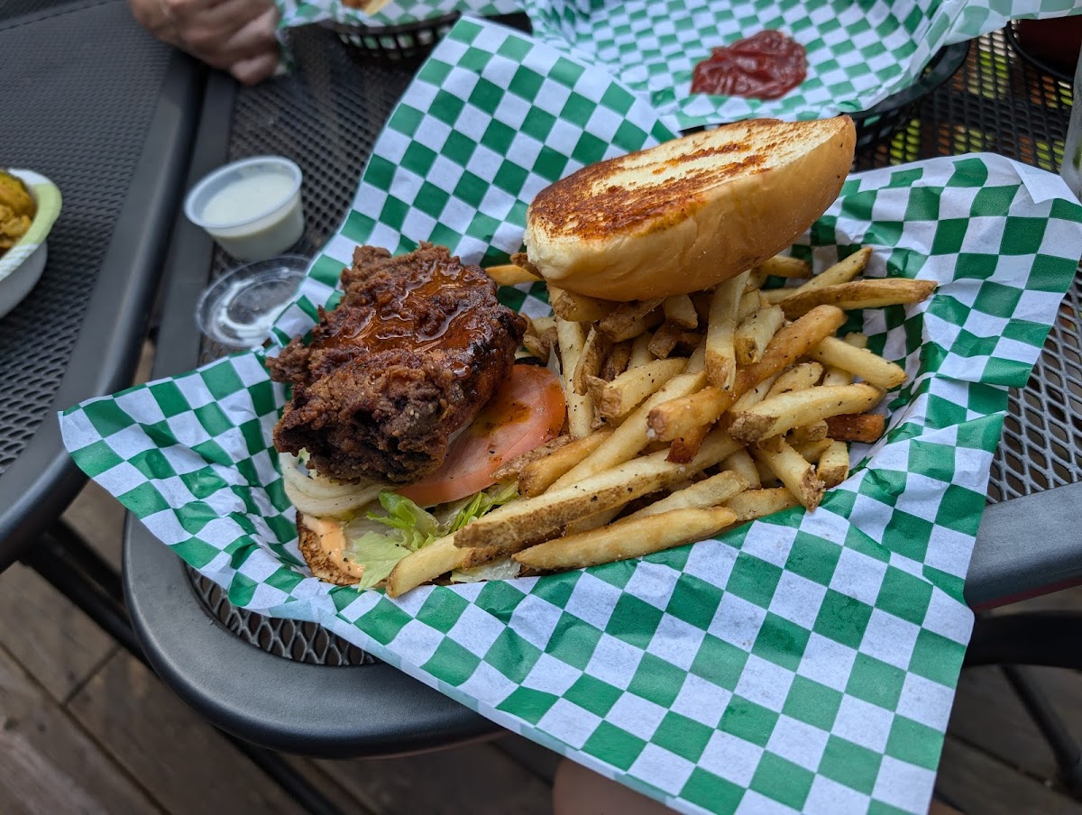 Green River Eddy's Tap Room & Grill Photo 6