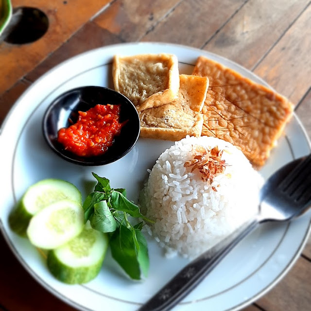 Tempe Tahu Penyet