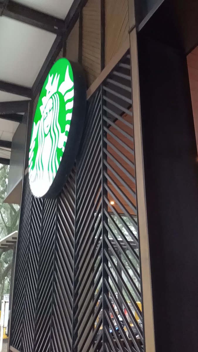 Starbucks Bintaro Sektor 7 Photo 2