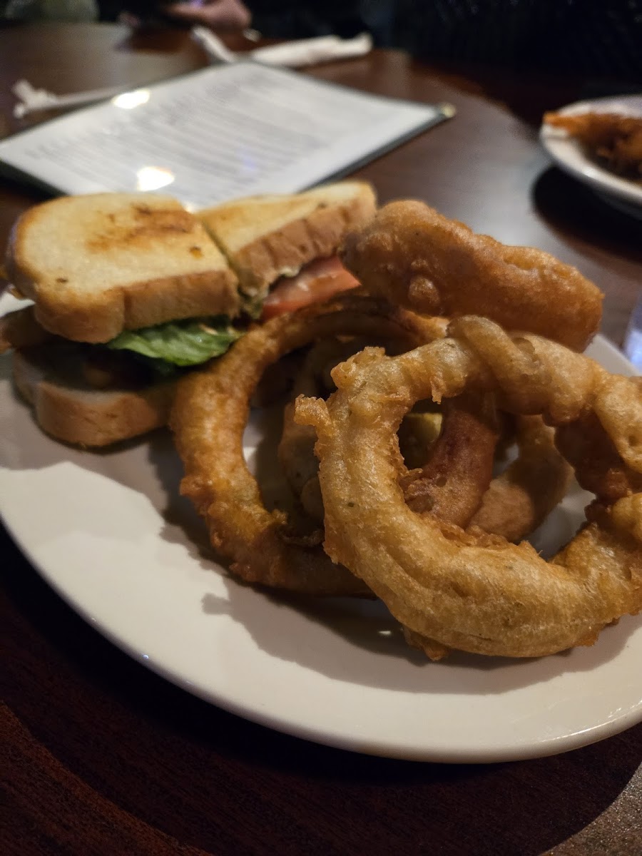 Sutton's American Grill Photo 10