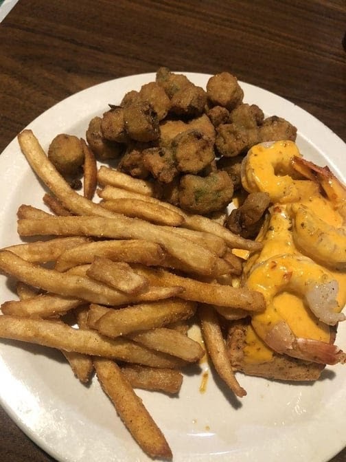 Sutton's American Grill Photo 4