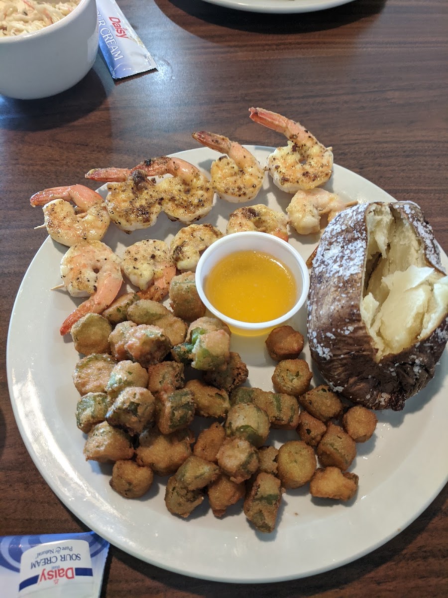 Sutton's American Grill Photo 6