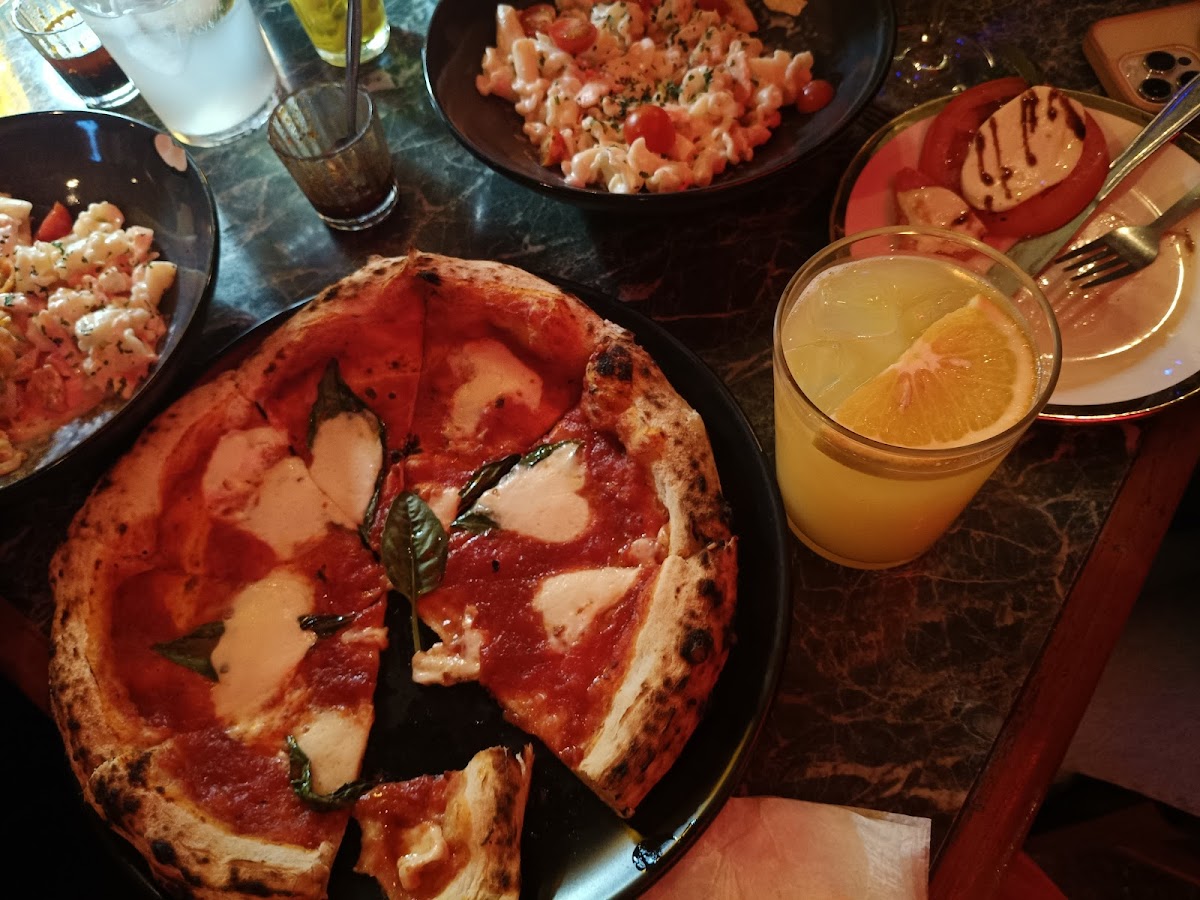 Panzón Pizzería & Trattoria Photo 3