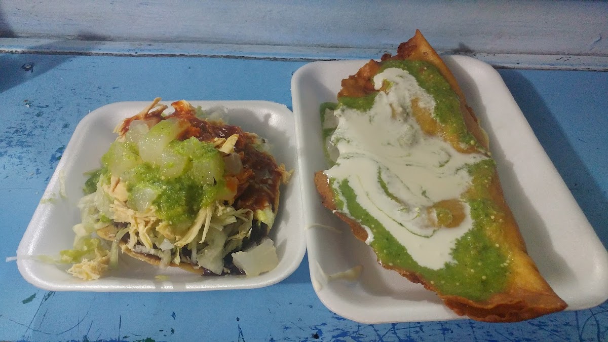 Antojitos Molototes Lupita Photo 5