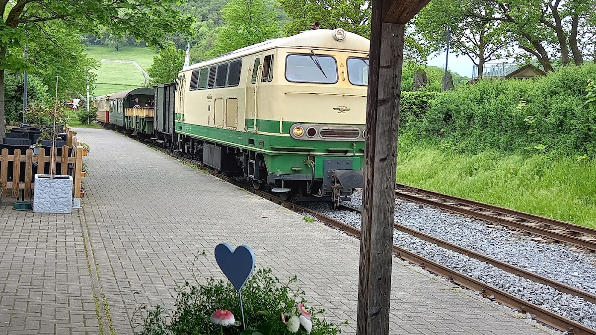 Vulkan-Stube Bahnhof Engeln Photo 3